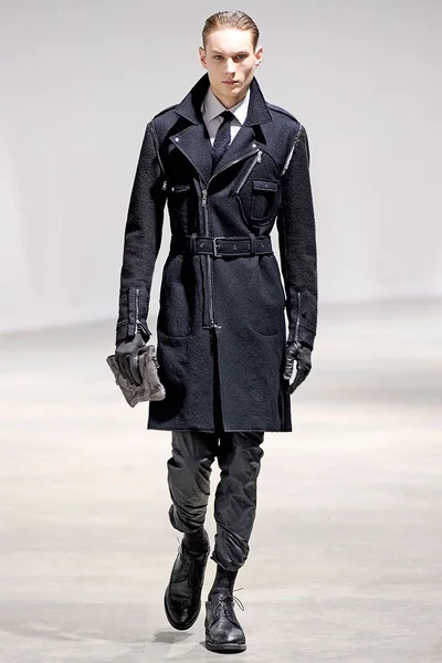 Look 32